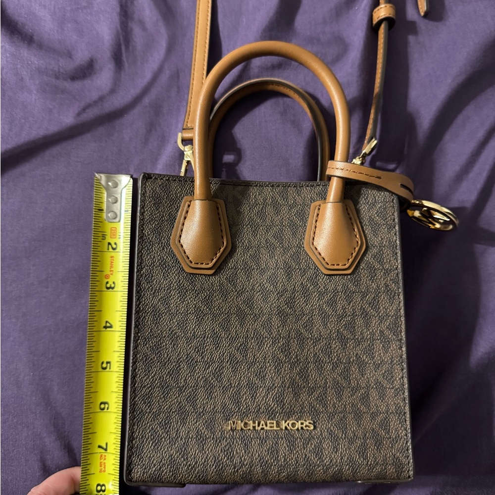 Michael kors cross body